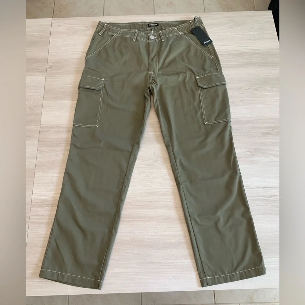 True‎ Religion Men Pants Size 36 Baggy Cargo Pants NWT Color Kalamata